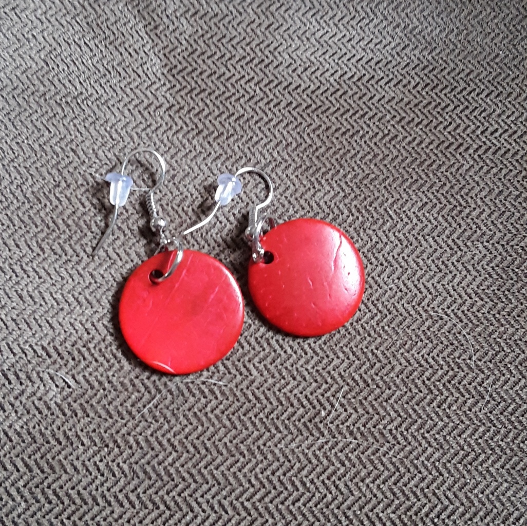 Gorgeous Wooden Earring And Necklace Set
